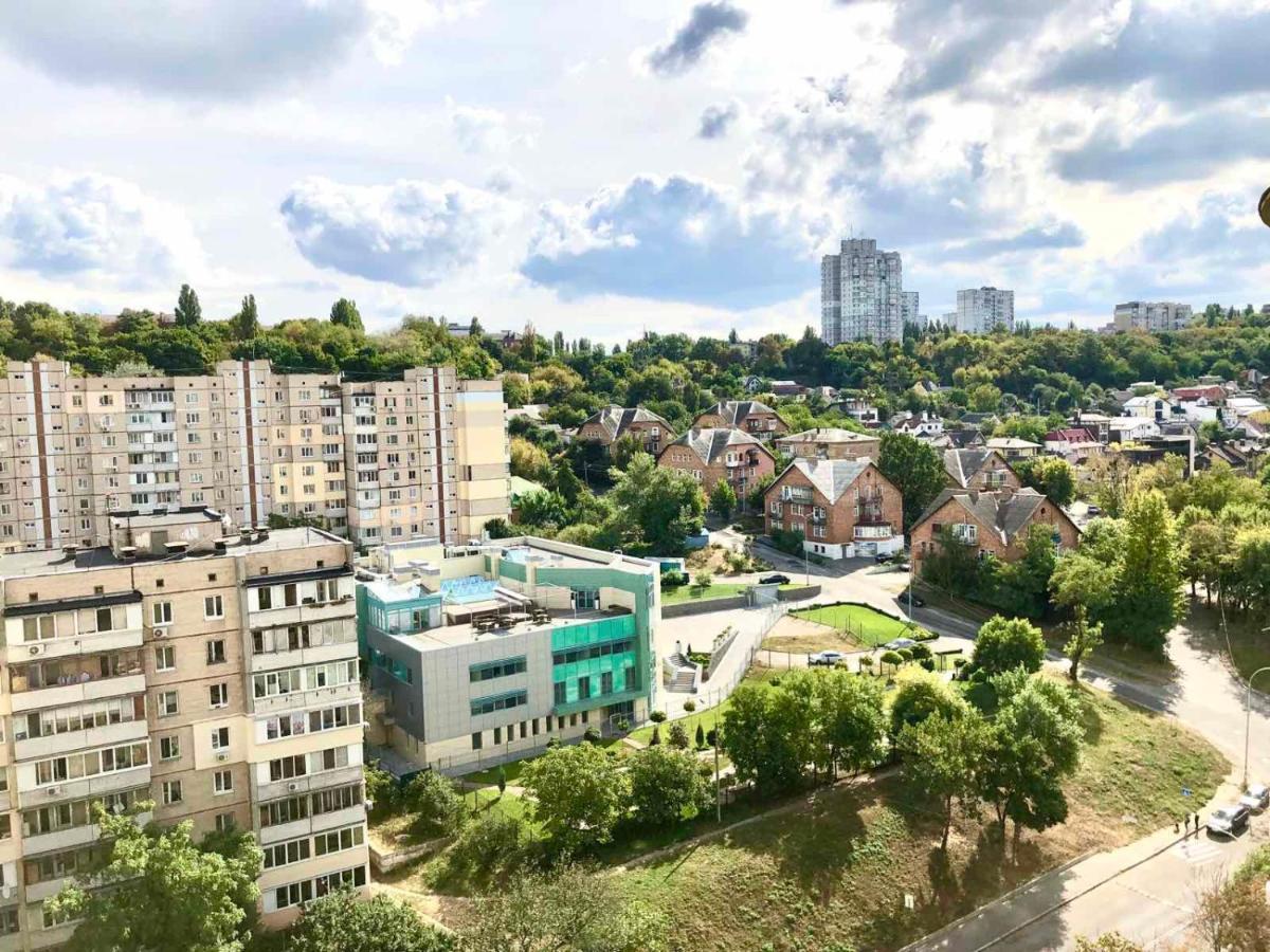 Navit Apartments With Breakfast, Near The Railway Station, The City Center, The Park Kiev Ngoại thất bức ảnh