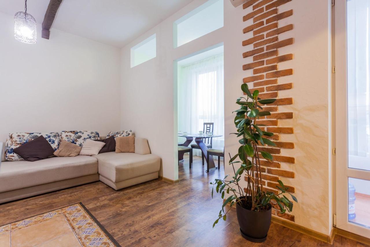 Navit Apartments With Breakfast, Near The Railway Station, The City Center, The Park Kiev Ngoại thất bức ảnh