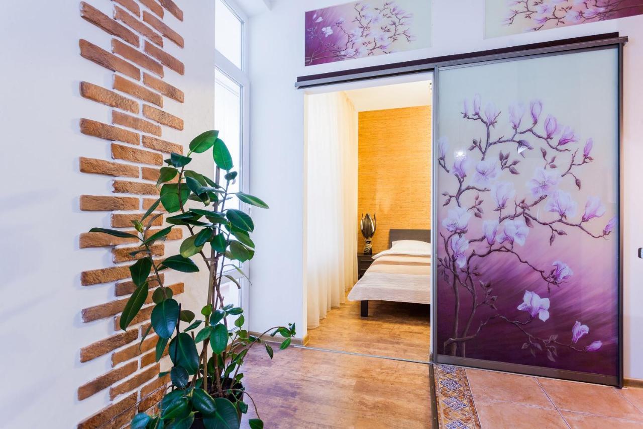 Navit Apartments With Breakfast, Near The Railway Station, The City Center, The Park Kiev Ngoại thất bức ảnh